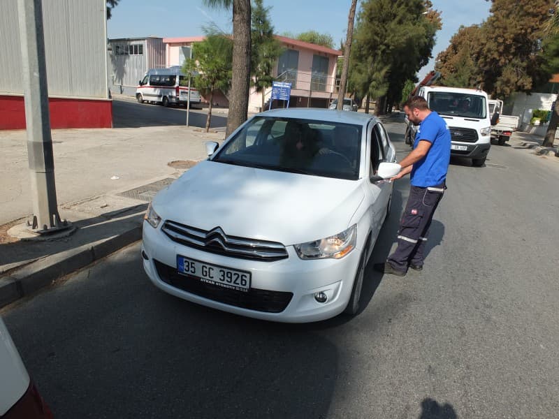 Menemen Pejo Cam Motoru Değişim